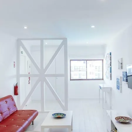 - 303b Apartamento *